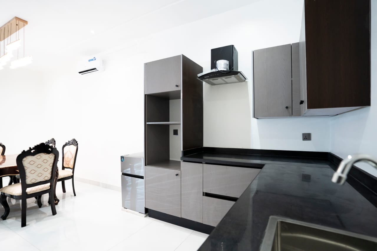 Three Bedroom Residence - Photo 1
